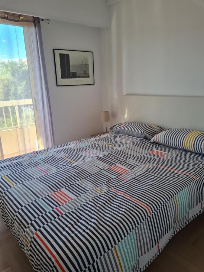 2P Entierement Climatise I Bien Insonorise I Wifi I A 300 M De La Mer I Restaurants Commerces Et Transports A 5Mn A Pied I Ideal 2 Personnes I Possibilite 4 Avec Canape Lit De Qualite I Tres Belle Douche Cagnes-sur-Mer Ngoại thất bức ảnh