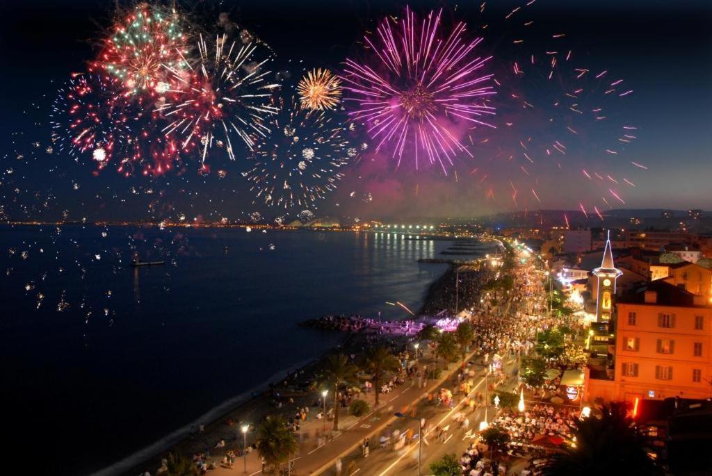 2P Entierement Climatise I Bien Insonorise I Wifi I A 300 M De La Mer I Restaurants Commerces Et Transports A 5Mn A Pied I Ideal 2 Personnes I Possibilite 4 Avec Canape Lit De Qualite I Tres Belle Douche Cagnes-sur-Mer Ngoại thất bức ảnh